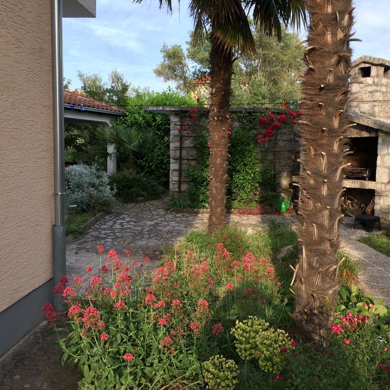 Apartments Toni-Малинска Екстериор снимка