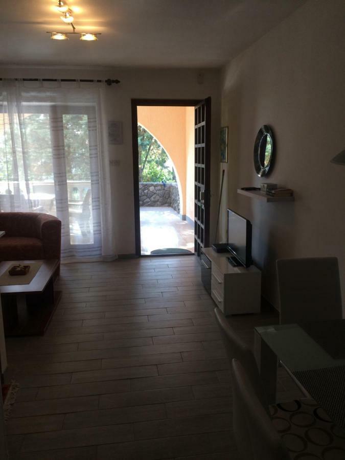Apartments Toni-Малинска Екстериор снимка